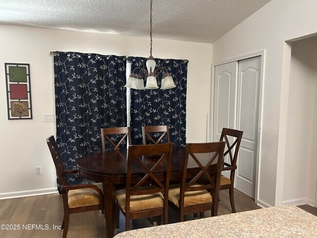 Foto del edificio - 11786 Huckleberry Trail East