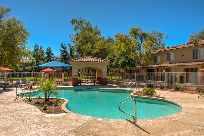 Foto del edificio - Steeple Chase