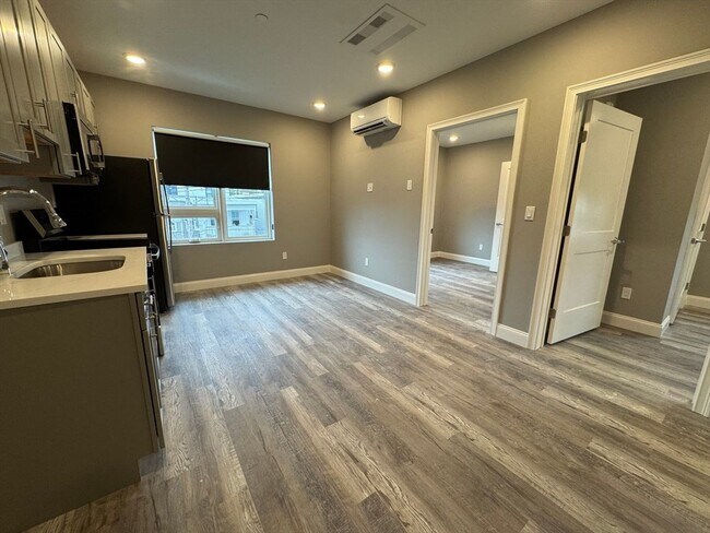 Foto del edificio - 650 Beach St