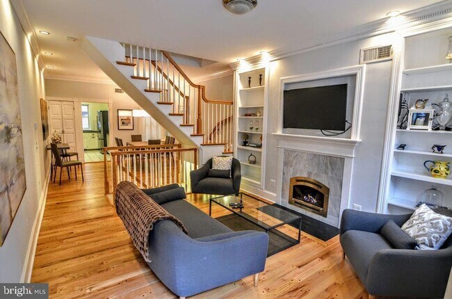 Foto del edificio - 1029 30th St NW