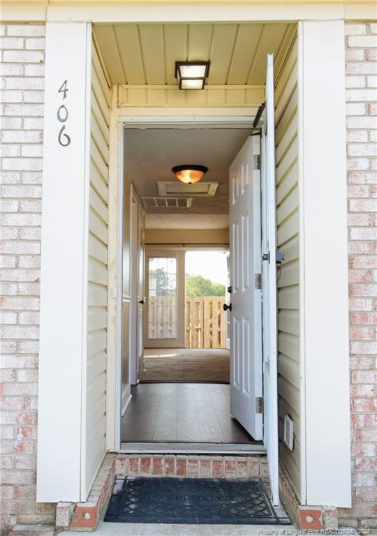 Foto del edificio - 406 Kirkcaldy Ct