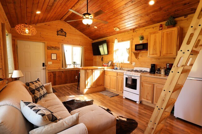 Foto del edificio - 68 Upland Dr