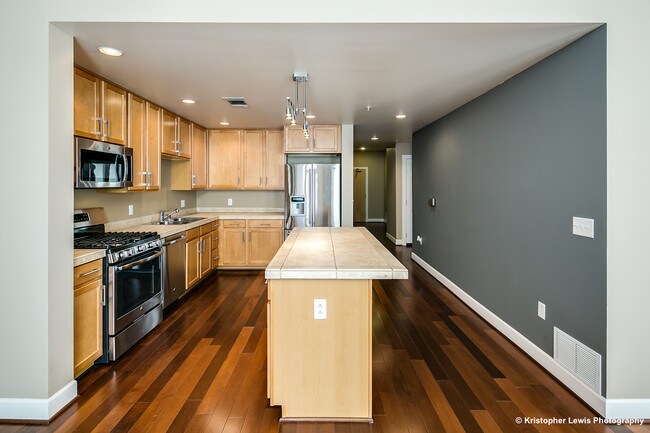 Foto del edificio - 1630 N Clarkson St