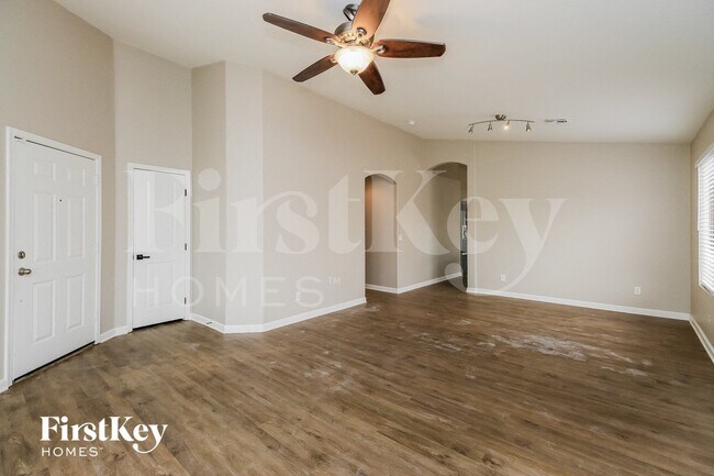 Foto del edificio - 1610 E Desert Ln