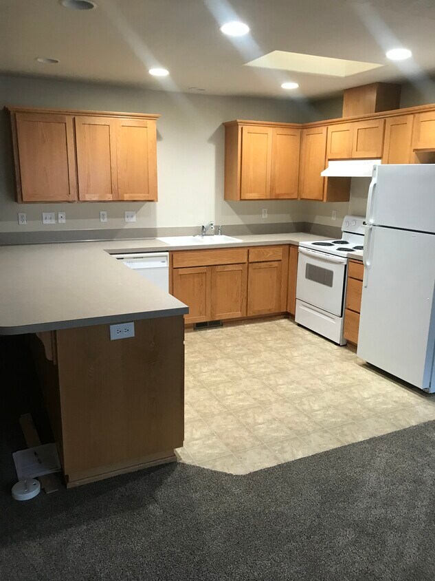 5013 Flying Huey Ct SE, Turner, OR 97392 Townhome Rentals in Turner