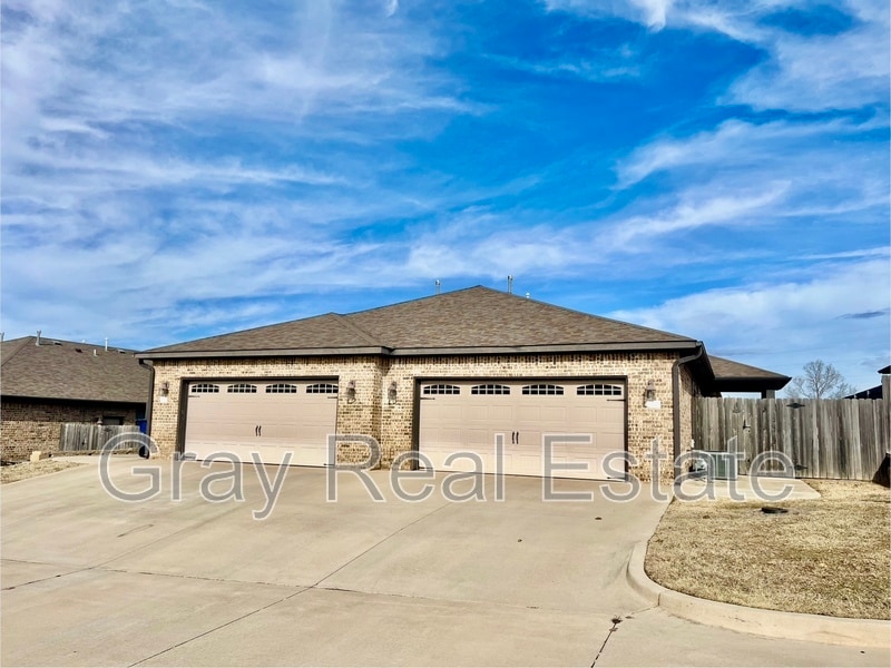 1413 N Monte Vista St, Ada, OK 74820 Condo for Rent in Ada, OK