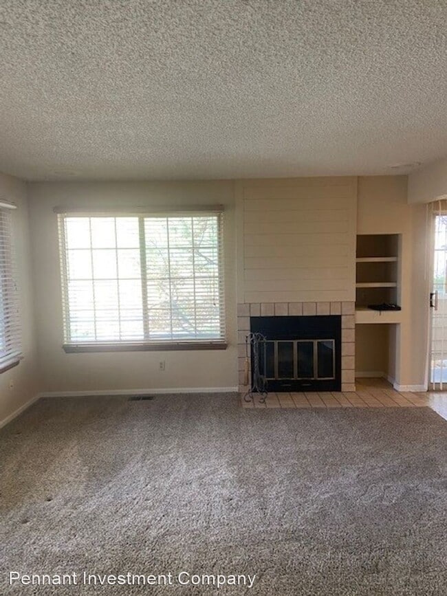 Building Photo - 2 br, 2 bath House - 6036 Gunbarrel Ave Un...