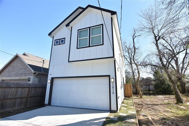 Building Photo - 7015 Goforth St