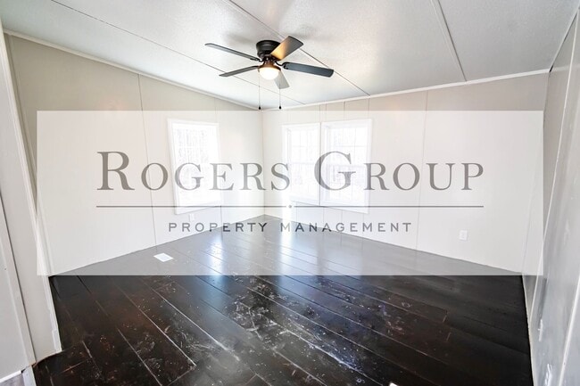 Building Photo - 992 Buchanan Rd