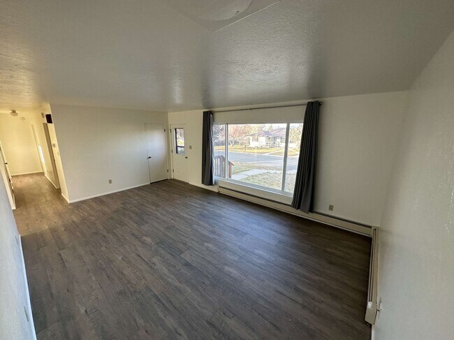 Building Photo - 1619 Choteau St