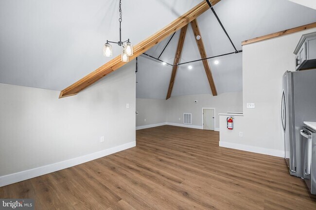 Foto del edificio - 320 W King St