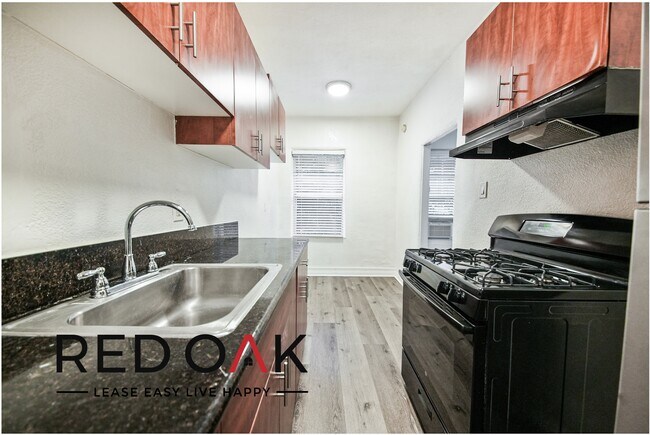 Foto del edificio - ~$150 OFF Each Month~ Lovely and Bright St...