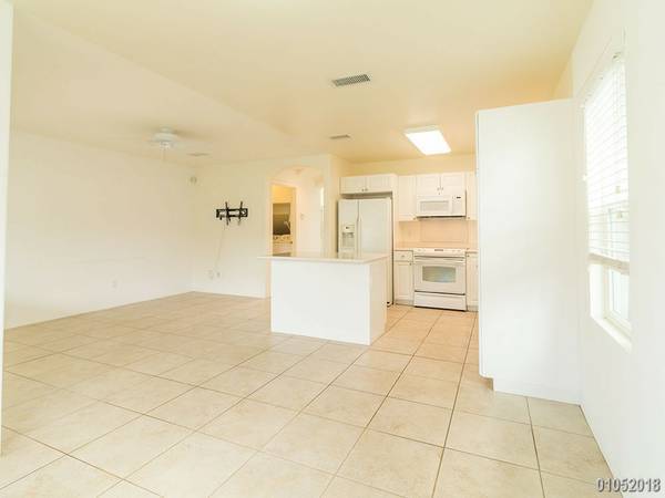 Foto del edificio - $3,695 / 1br - 1650ft2 - Kealohi Kai, 3 Br...