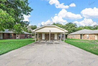 Building Photo - 409 Rockcrest Dr