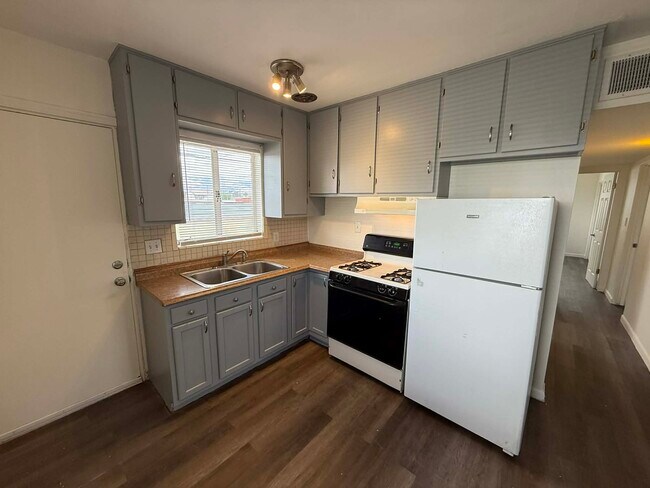 Foto del edificio - 4733 E 2nd St