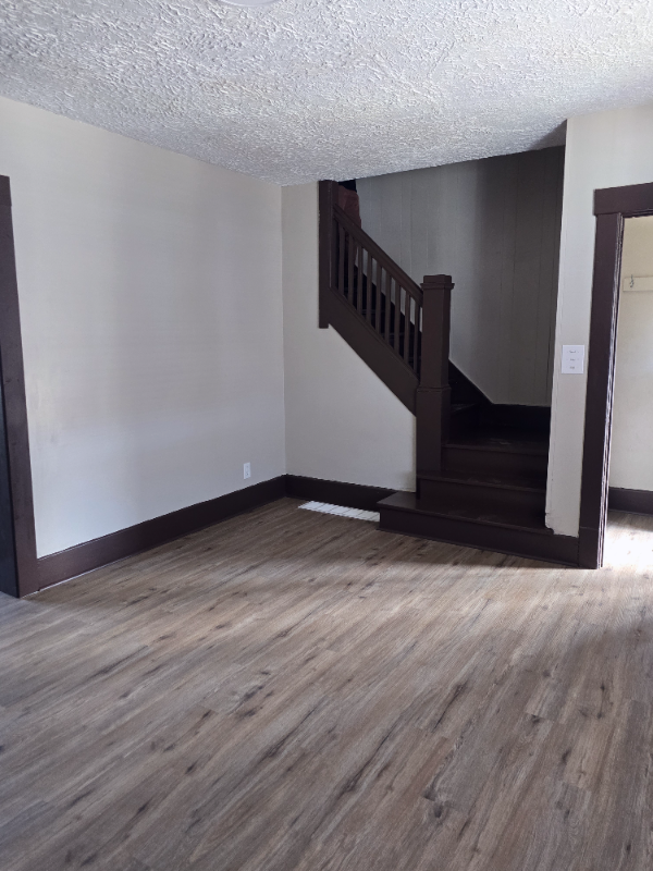 Foto del edificio - 839 Priestley Ave