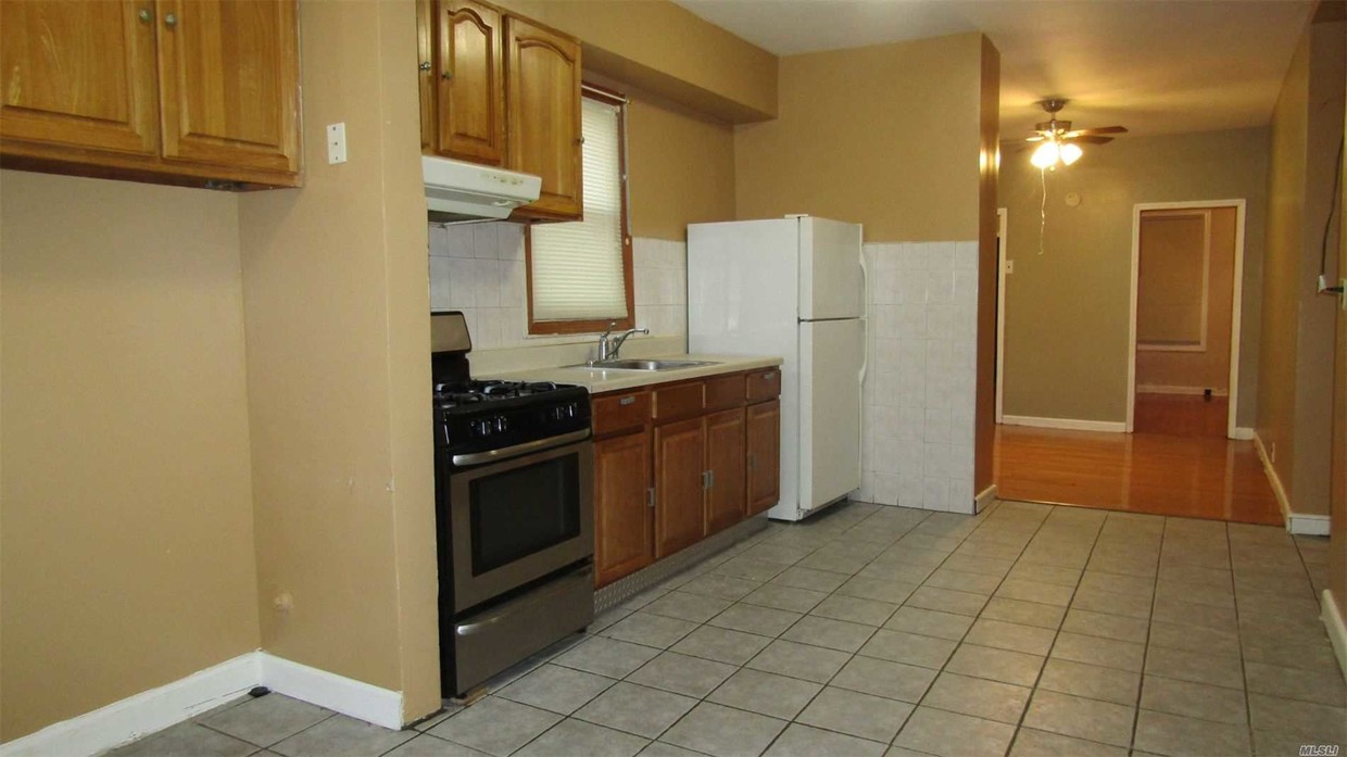 Primary Photo - 95-05 104th St