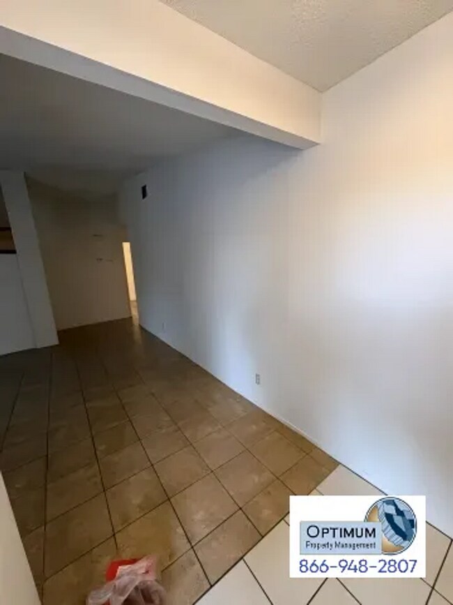 Building Photo - Beautiful 4-bedroom 2-bathroom home.