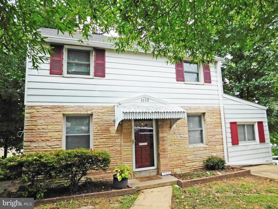 1033 S Dinwiddie St, Arlington, VA 22204 House Rental in Arlington, VA