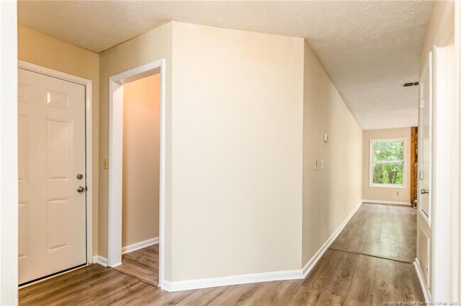 Foto del edificio - 1018 Wood Creek Dr