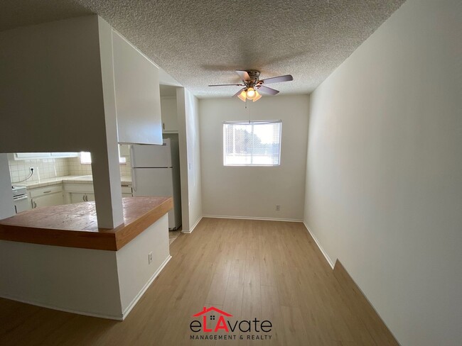 Foto del interior - 11816 Chandler Blvd.