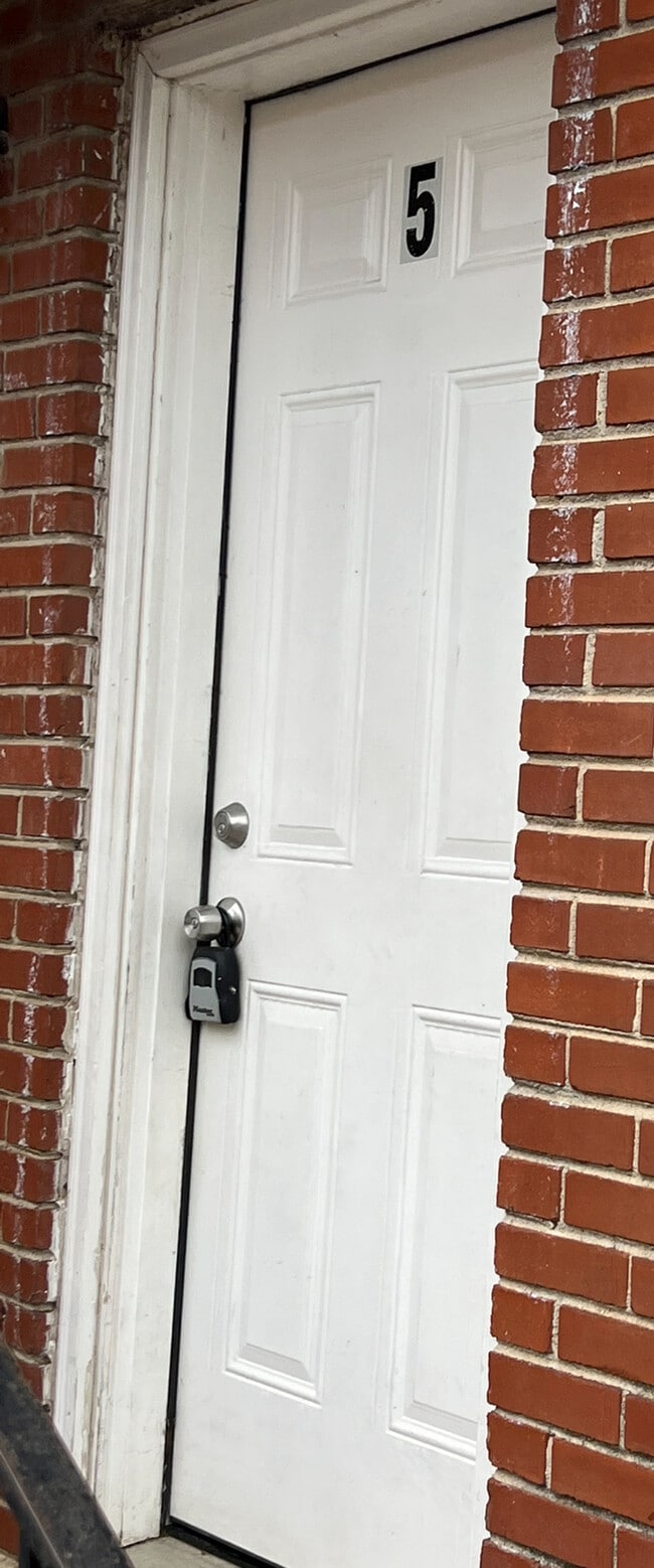 Building Photo - Dream Court Apartments