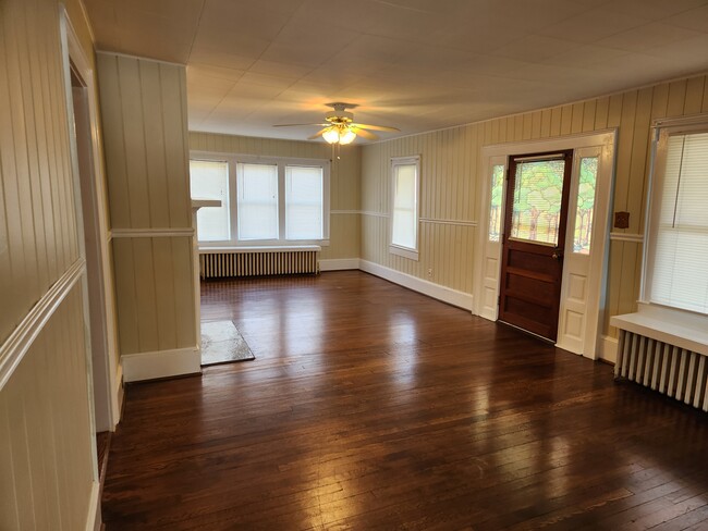 Building Photo - 309 Calhoun St