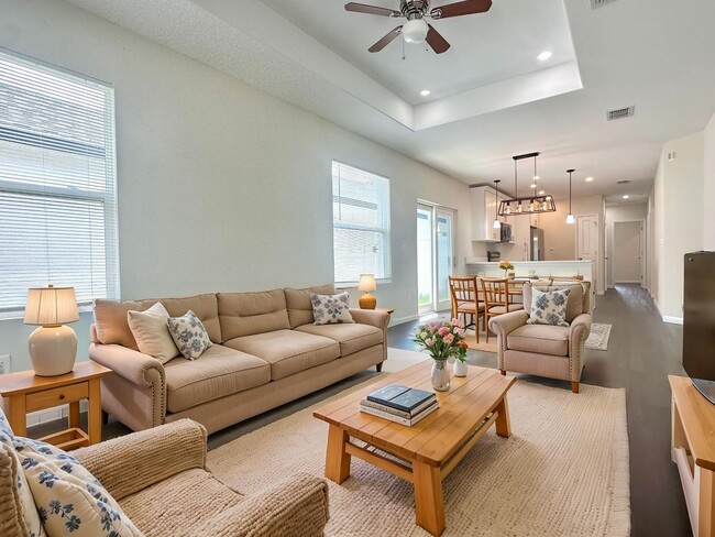 Building Photo - Live smart & stylish in this modern 3BR Eu...