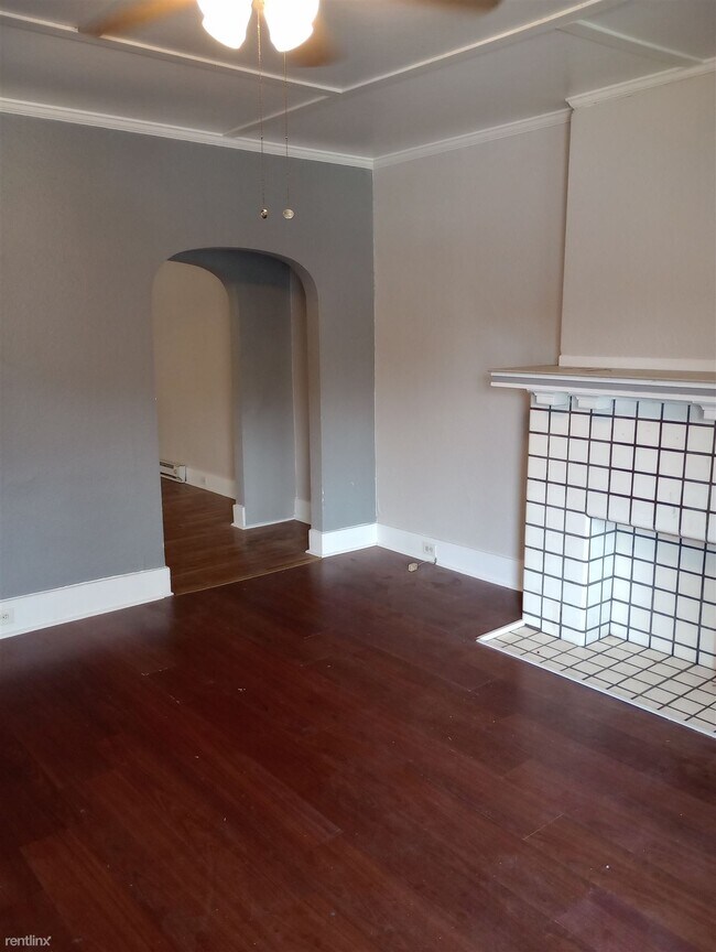 Building Photo - 3 br, 1 bath Duplex - 1121 6th Avenue 1121