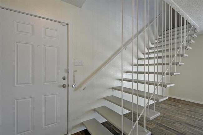 Building Photo - 1825 Wooten Park Dr