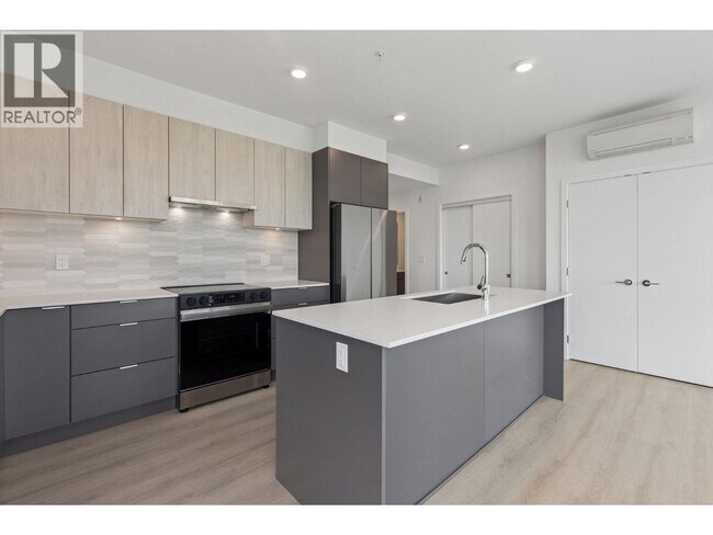 Building Photo - 2463 Rabbit Dr