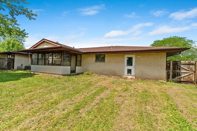 Foto del edificio - 1360 Yorkland Rd