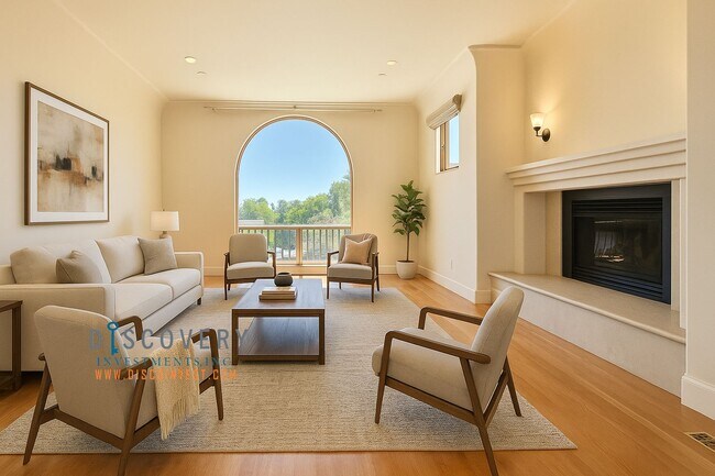 Building Photo - Charming Spanish-style, Mediterranean-insp...