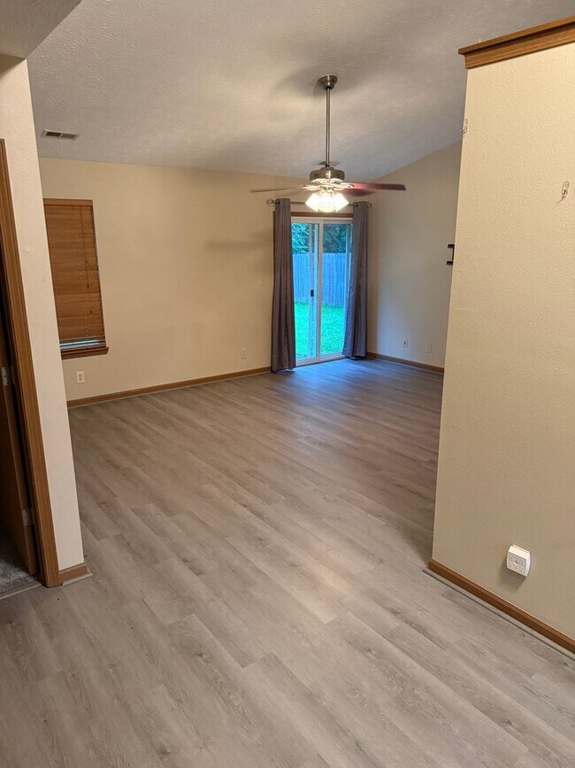 Foto del edificio - 3140 Stratus Dr