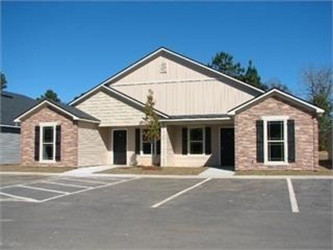 4121 Mulligan Manor Ln Unit B, Valdosta, GA 31605 Room for Rent in Valdosta, GA