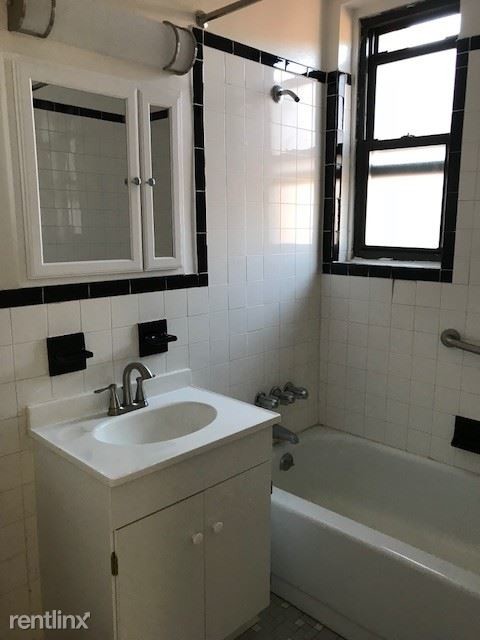 Foto del edificio - 9323 Shore Rd