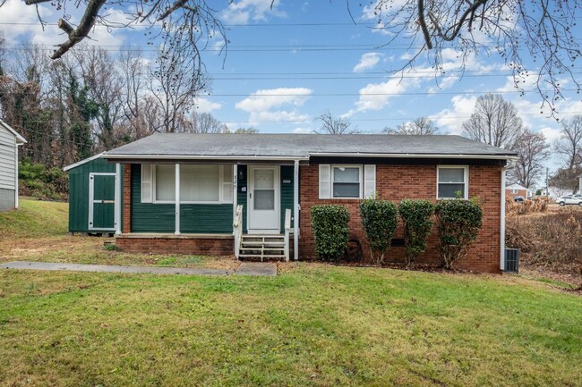 Photo - 825 Norwood Dr House