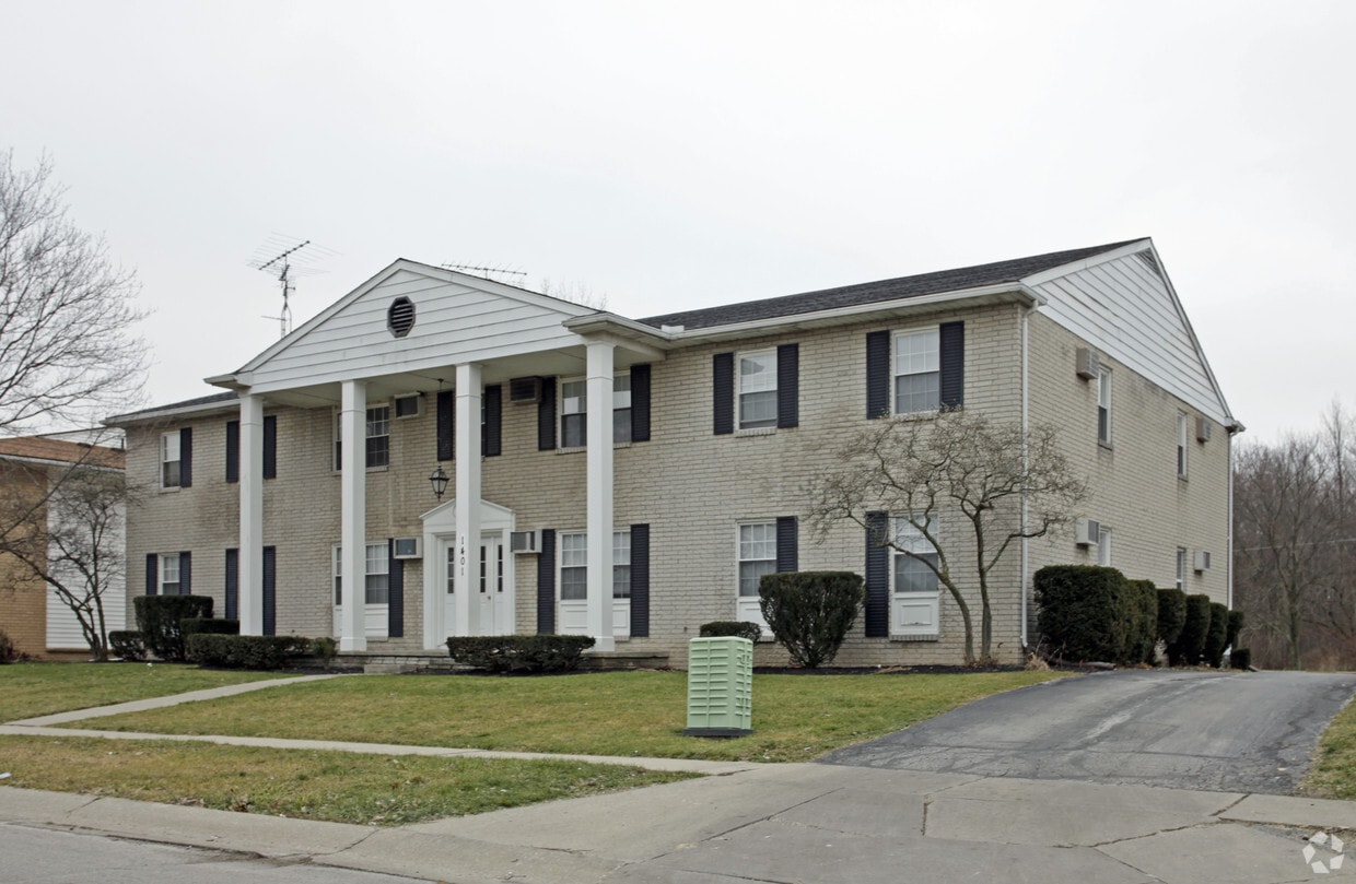1401 Brooke Park Dr, Toledo, OH 43612 Apartments in Toledo, OH