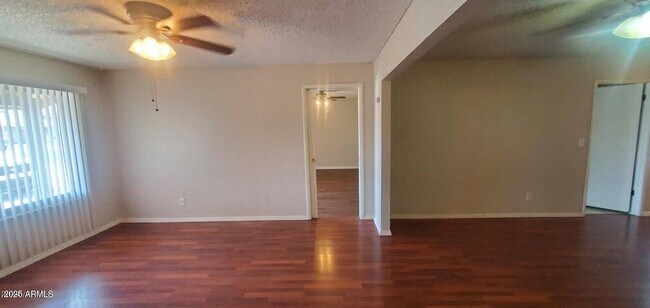 Foto del edificio - 824 W Fordham Dr