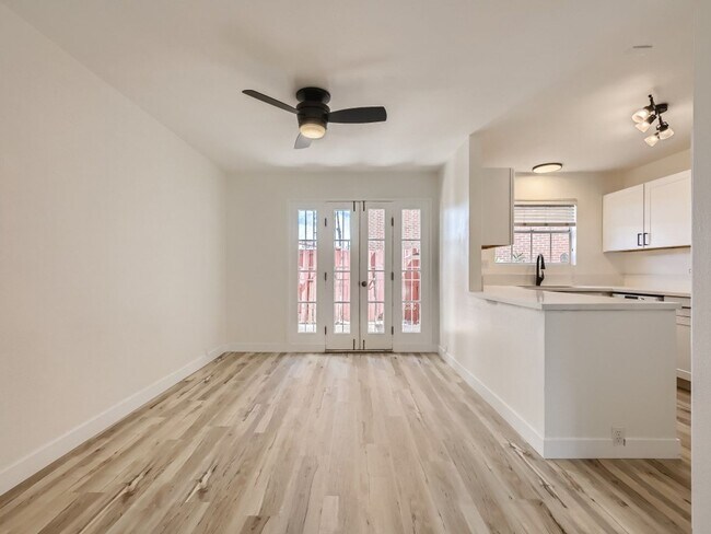 Foto del edificio - Beautiful Las Vegas Country Club townhome