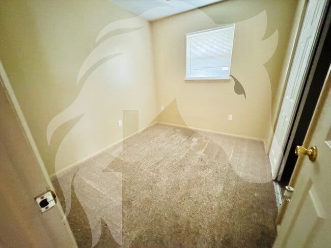 Foto del edificio - "Charming 4-Bed Oasis on NW Hoover Ave, Lawton"