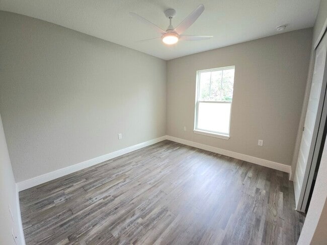 Building Photo - 13 Pine Radial Dr