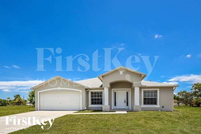 Foto principal - 801 NE 6th Ave