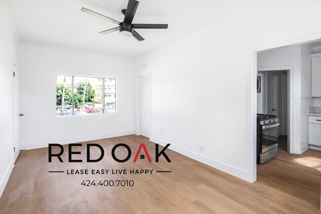 Building Photo - Modern Two Bedroom With Stainless Steel Ap...