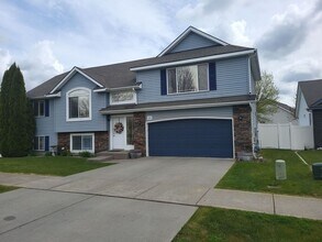 Building Photo - 2870 N Dandelion St