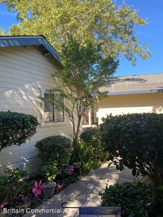 Foto del edificio - 7764 Poplar Ave