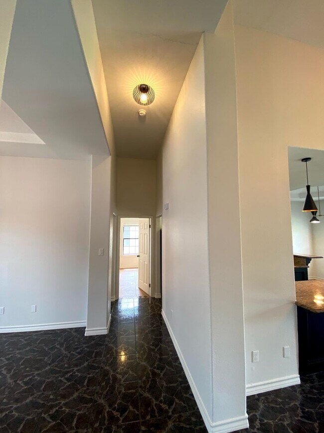 Foto del edificio - Affordable House for Rent!