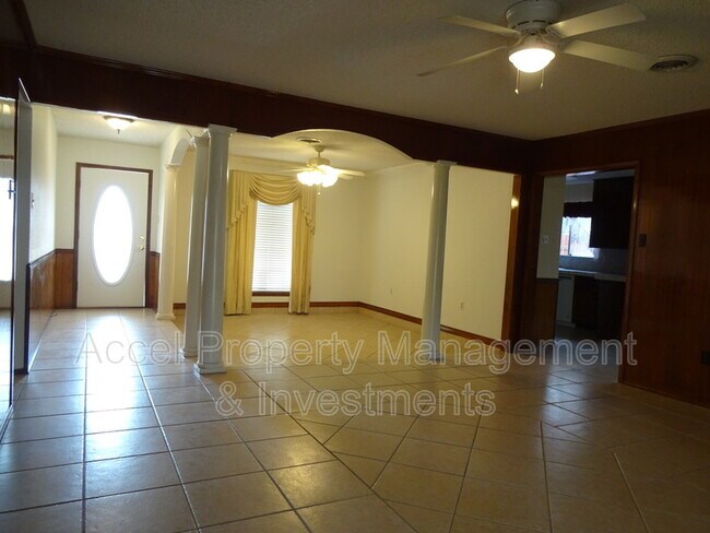 Foto del edificio - 404 W Gardenia Ave
