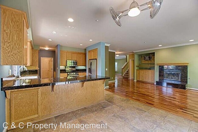 Building Photo - 5 br, 3 bath House - 2310 Muriel Dr