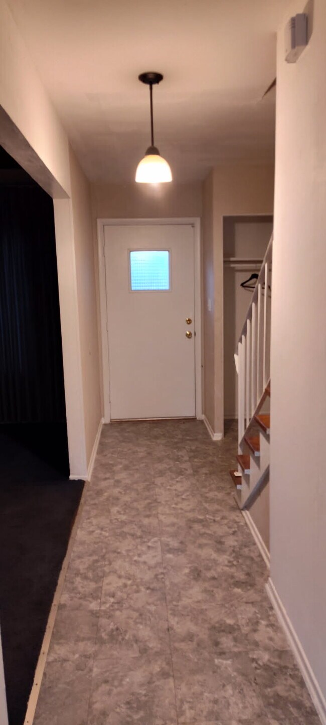 Foto del edificio - 1S154 Radford Ln